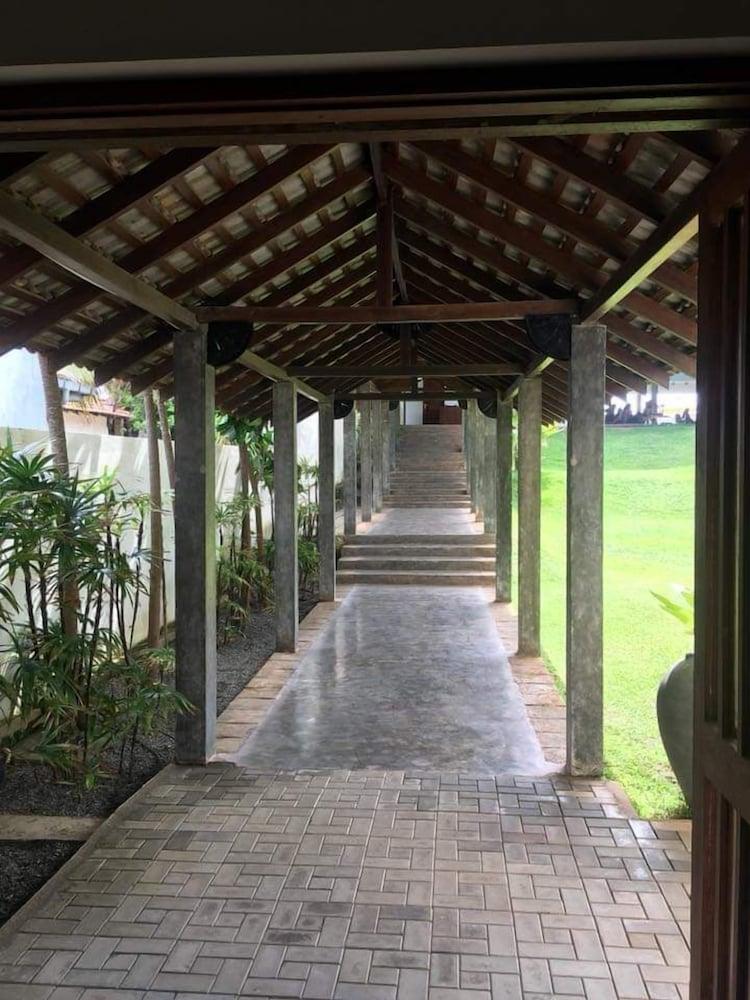 เดอะ บีช บูทิก โฮเต็ล ปามุนุกามา Hotel อุสเวตาเกอิยาวา ภายนอก รูปภาพ